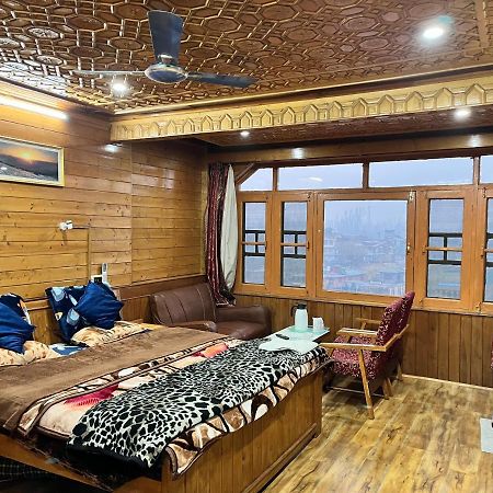 Sun N Shade Guest House Srīnagar Extérieur photo