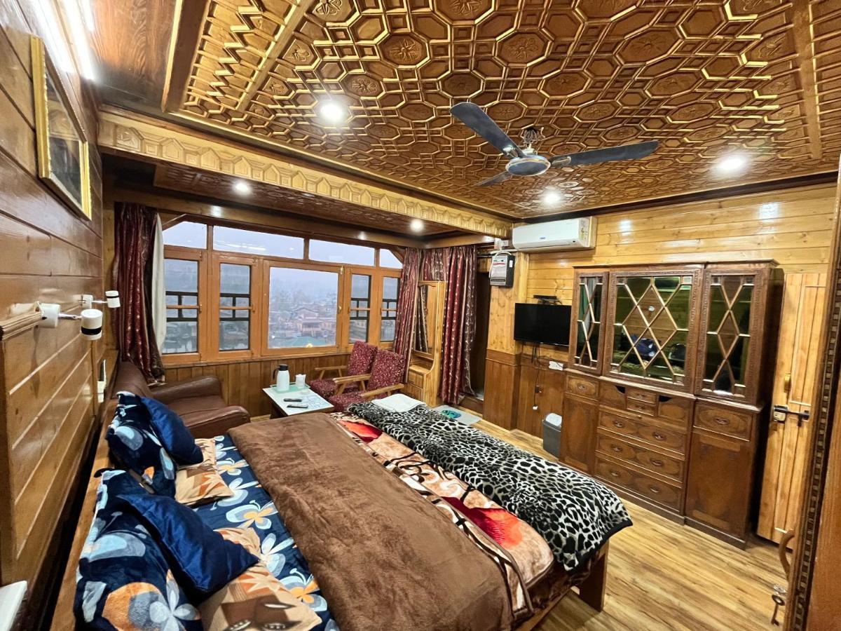Sun N Shade Guest House Srīnagar Extérieur photo