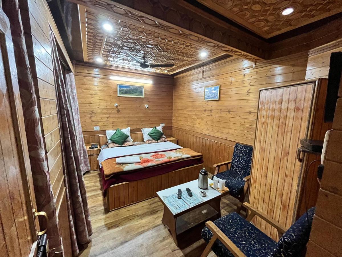 Sun N Shade Guest House Srīnagar Extérieur photo