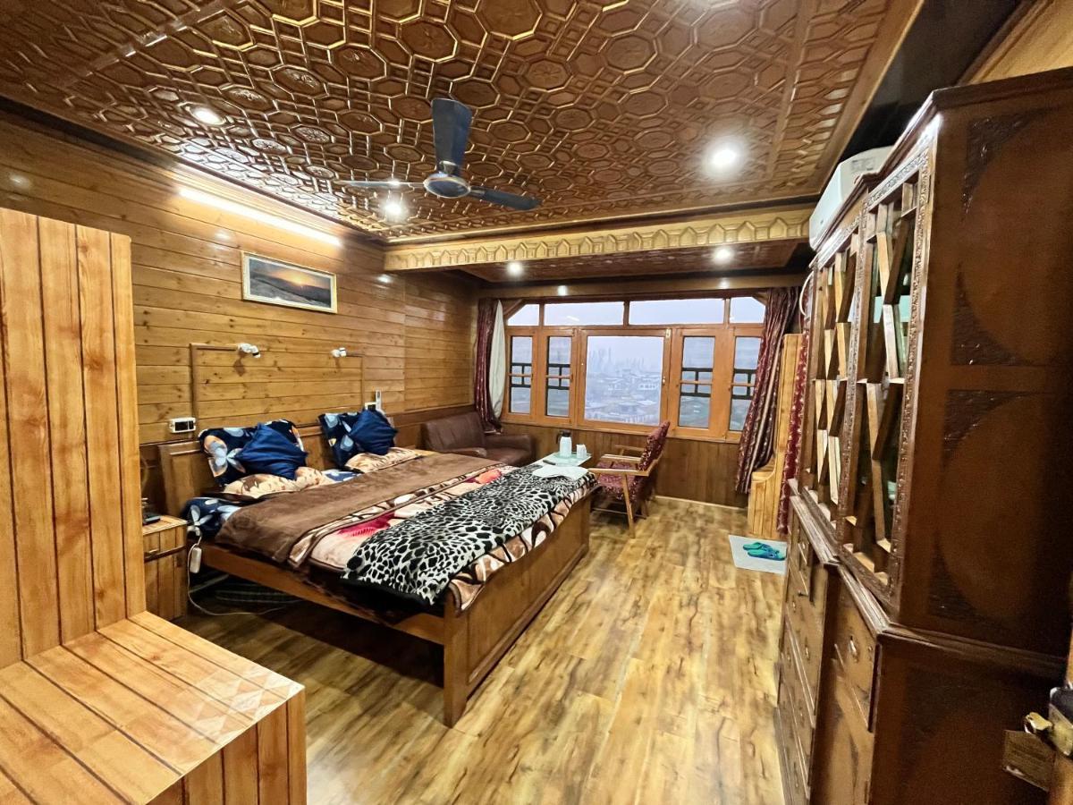 Sun N Shade Guest House Srīnagar Extérieur photo